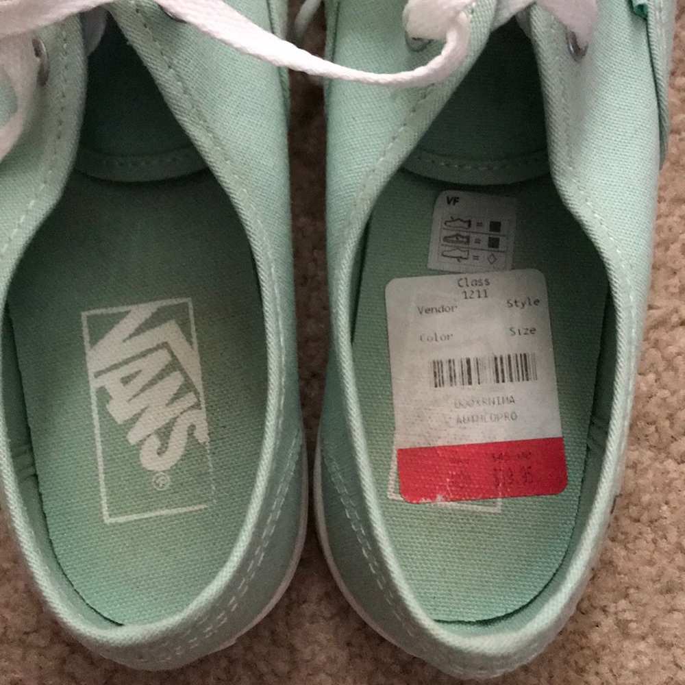 Shoes - Picture 4 of 4